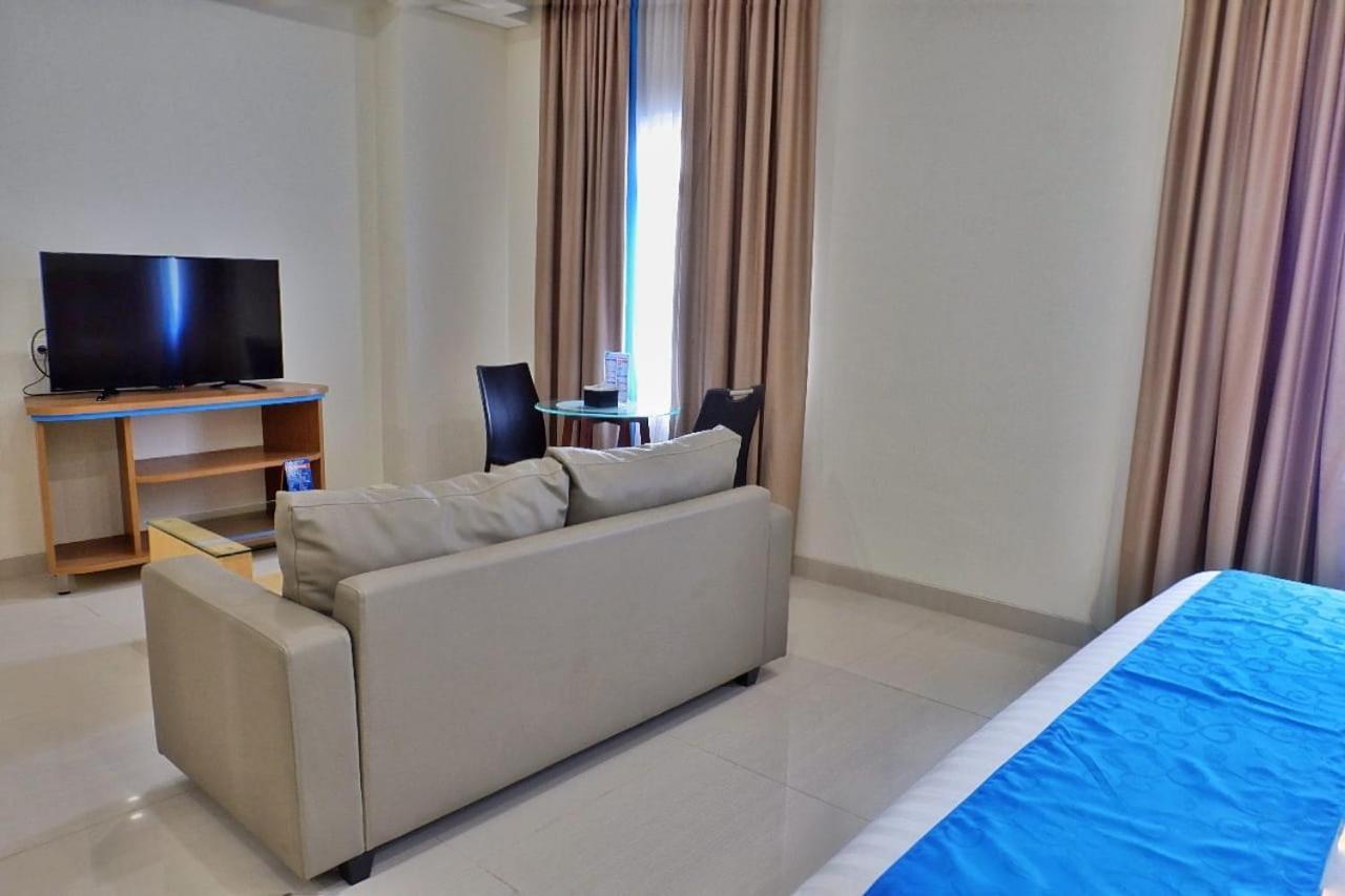 Hotel Brothers Biru Solo Baru Eksteriør bilde