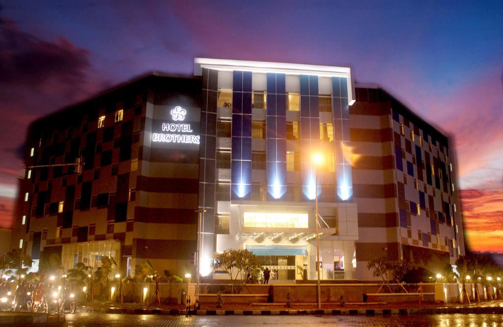 Hotel Brothers Biru Solo Baru Eksteriør bilde