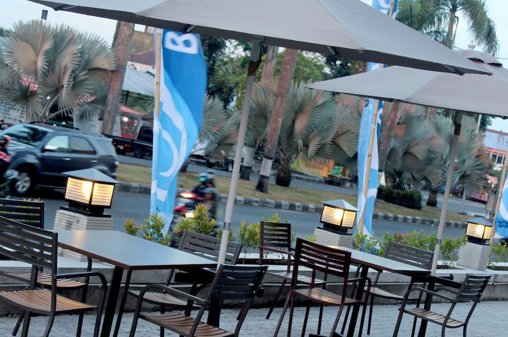 Hotel Brothers Biru Solo Baru Eksteriør bilde