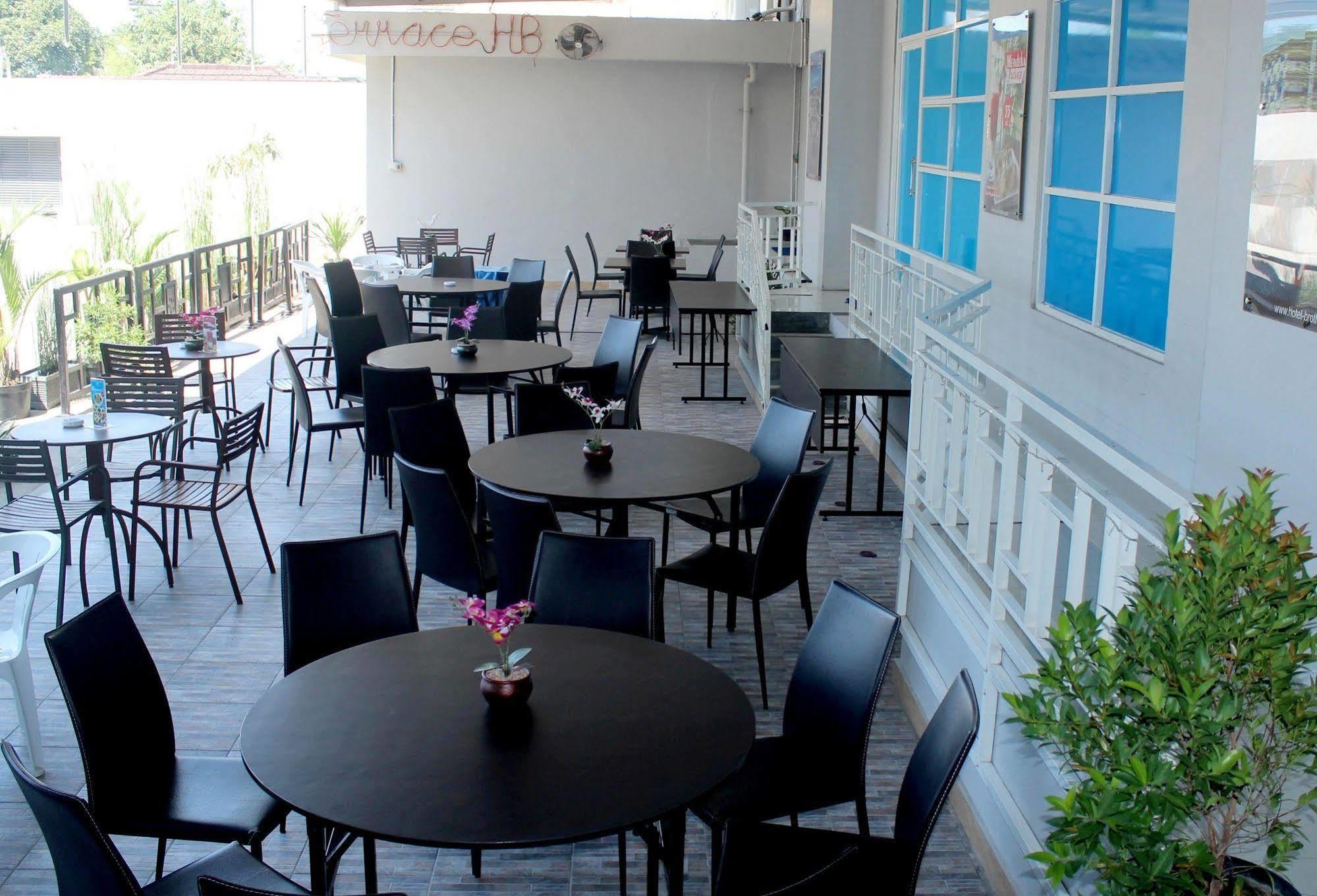 Hotel Brothers Biru Solo Baru Eksteriør bilde