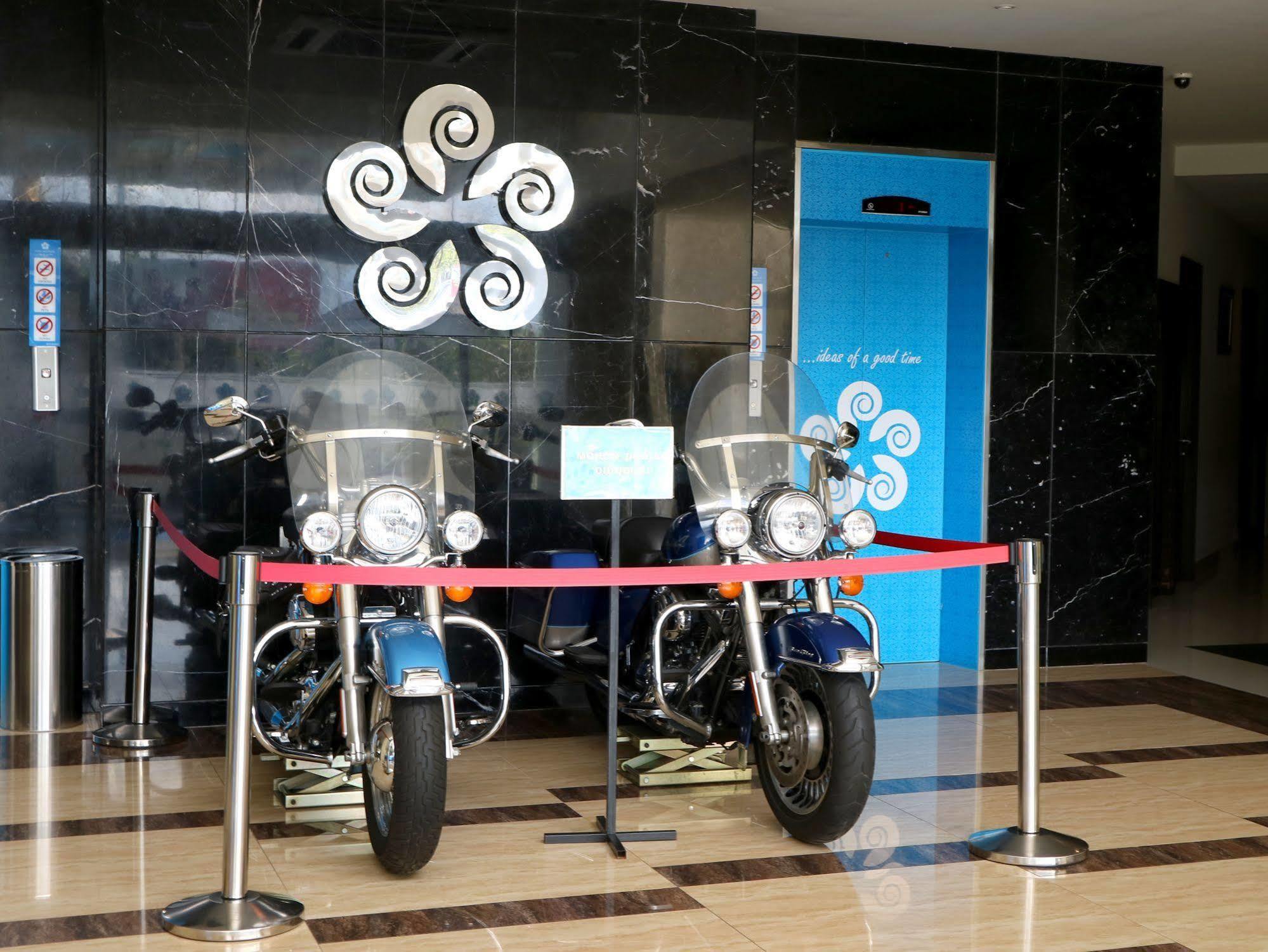 Hotel Brothers Biru Solo Baru Eksteriør bilde