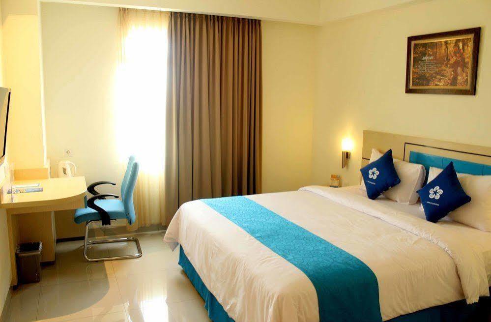 Hotel Brothers Biru Solo Baru Eksteriør bilde