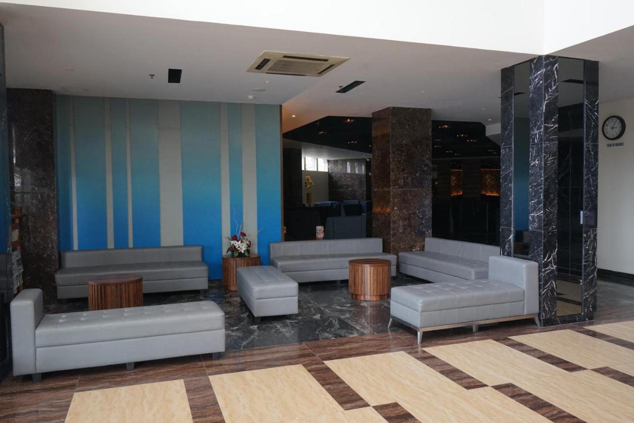 Hotel Brothers Biru Solo Baru Eksteriør bilde